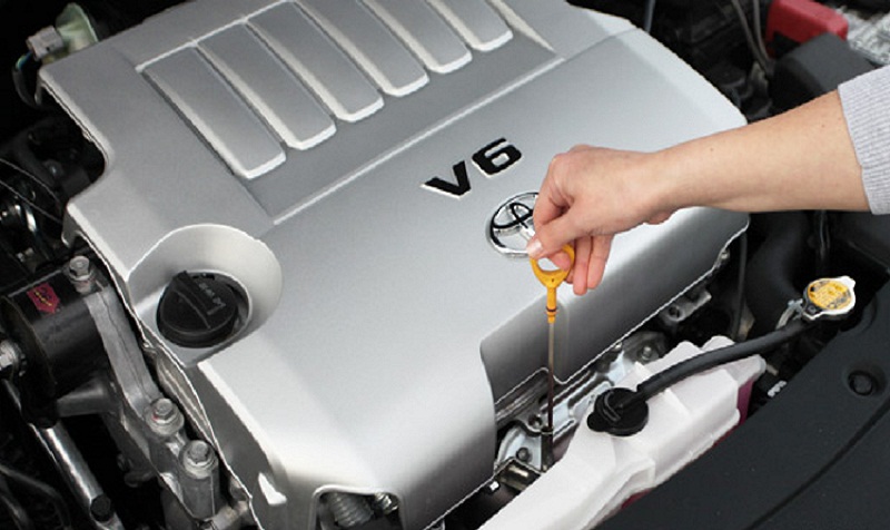 How to Check the Engine Oil Level